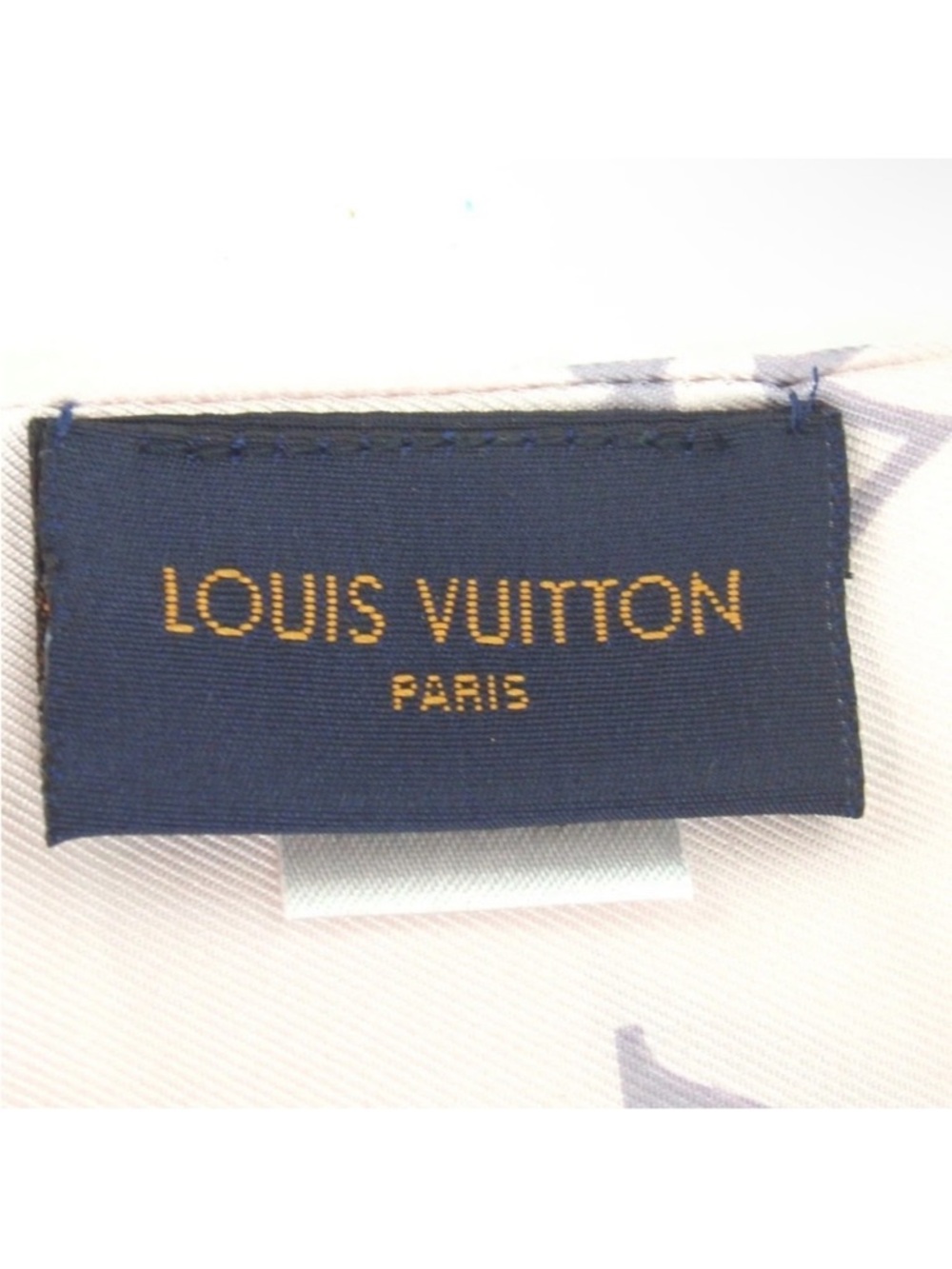 Authentic Louis Vuitton m70637 monogram, Bandeau confidential scarf silk
Pink - Picture 7 of 8